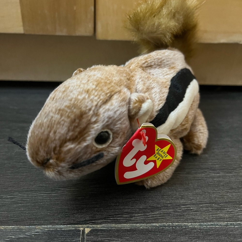 Ty Beanie Babies 1999 CHIPPER 9" Chipmunk retired